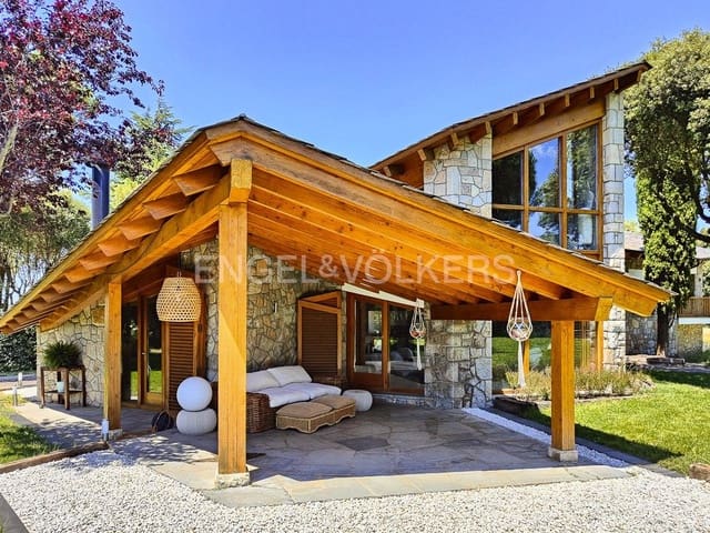 8 sypialnia Willa na sprzedaż w Seva z basenem garażem - 985 000 € (Ref: 9090451)