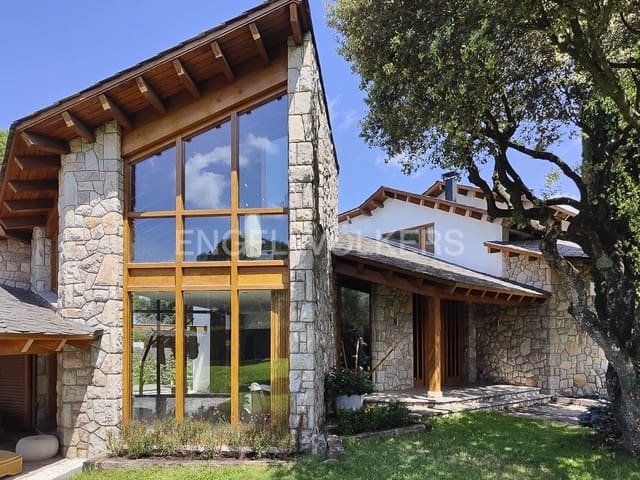 8 sypialnia Willa na sprzedaż w Seva z basenem garażem - 985 000 € (Ref: 9090451)