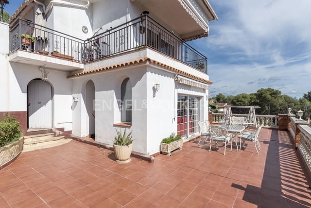 7 sypialnia Finka/Dom wiejski na sprzedaż w Cubelles z garażem - 500 000 € (Ref: 9090456)