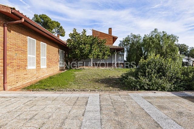 10 soveværelse Villa til salg i Tarragona by med swimmingpool garage - € 1.250.000 (Ref: 9090460)