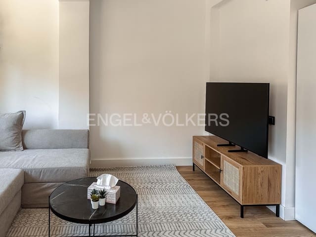 2 soveværelse Lejlighed til leje i La Sagrada Família, Barcelona by - € 1.900 (Ref: 9090477)