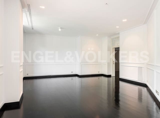 2 soveværelse Lejlighed til leje i La Dreta de L'Eixample, Barcelona by med garage - € 4.120 (Ref: 9090583)