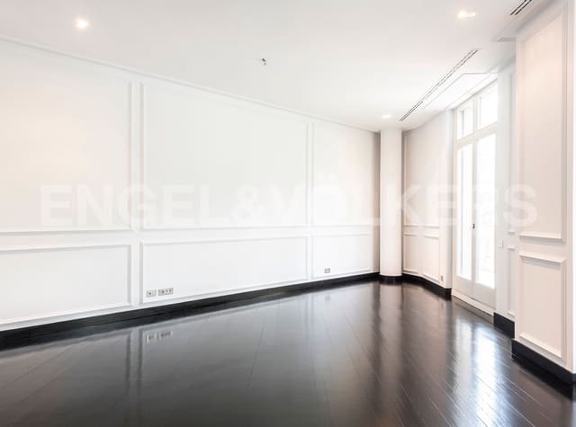 2 soveværelse Lejlighed til leje i La Dreta de L'Eixample, Barcelona by med garage - € 4.120 (Ref: 9090583)