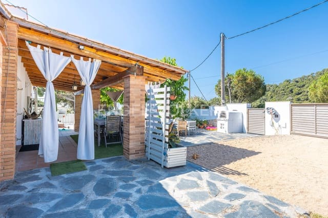 4 bedroom Villa for sale in Sant Cebrià de Vallalta with pool garage - € 395,000 (Ref: 9090598)
