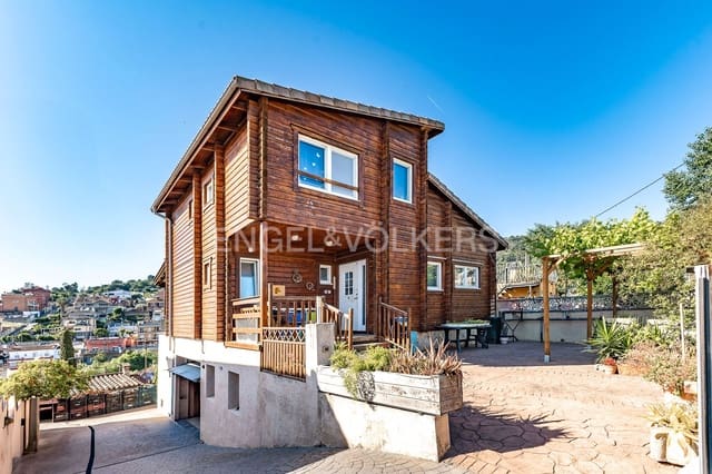 2 soveværelse Villa til salg i Sant Boi de Llobregat - € 650.000 (Ref: 9090607)