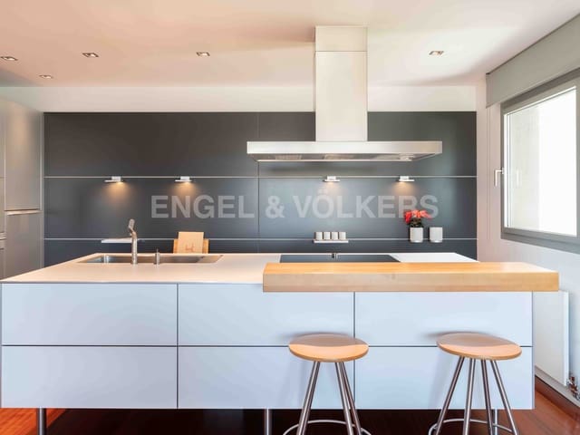 3 soveværelse Lejlighed til salg i Cerdanyola del Vallès med garage - € 440.000 (Ref: 9090635)
