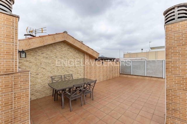 4 soveværelse Lejlighed til salg i Sant Boi de Llobregat - € 339.000 (Ref: 9090648)
