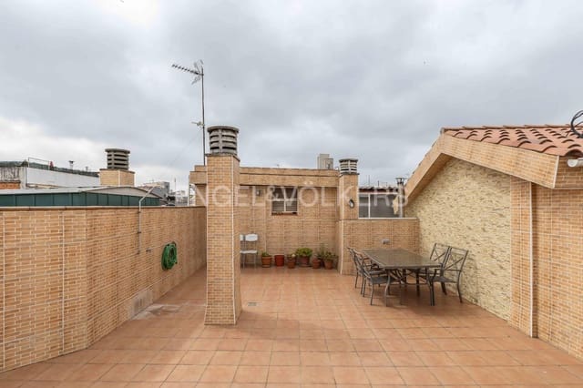 4 soveværelse Lejlighed til salg i Sant Boi de Llobregat - € 339.000 (Ref: 9090648)