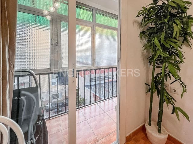 3 bedroom Apartment for sale in Terrassa - € 168,000 (Ref: 9090736)