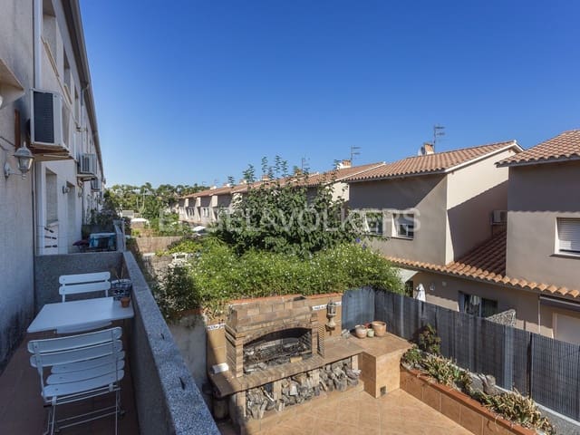4 soveværelse Byhus til salg i Vilanova i la Geltrú med garage - € 375.000 (Ref: 9090765)