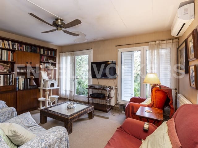 8 Zimmer Villa zu verkaufen in Banyeres del Penedès mit Garage - 420.000 € (Ref: 9090839)