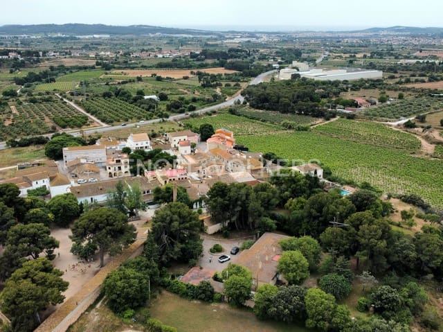 8 Zimmer Villa zu verkaufen in Banyeres del Penedès mit Garage - 420.000 € (Ref: 9090839)