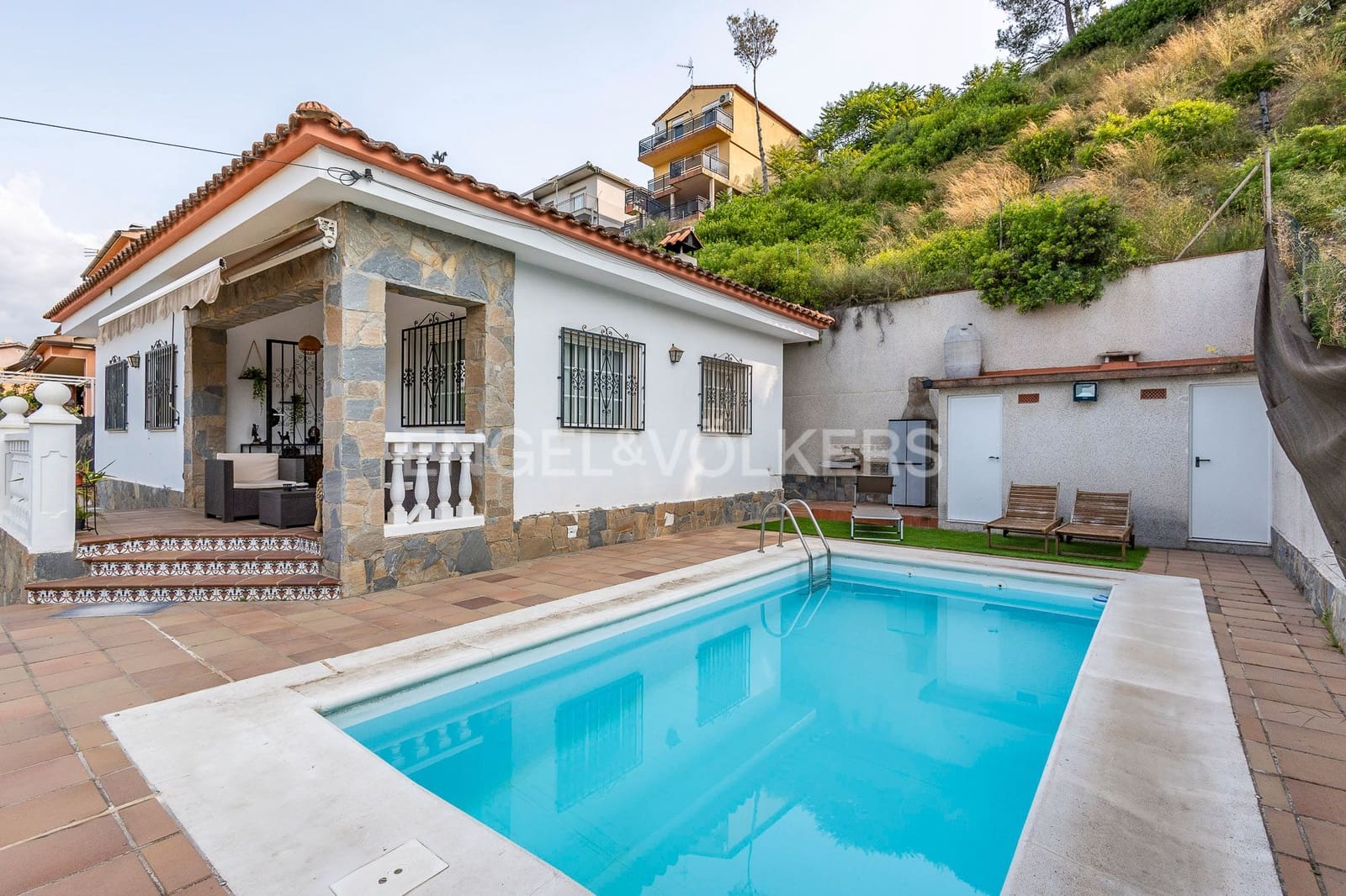 3 soveværelse Villa til salg i Abrera med swimmingpool garage - € 485.000 (Ref: 9090844)