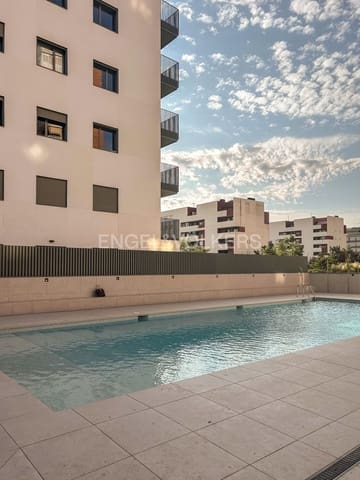 2 bedroom Apartment for rent in Terrassa with pool garage - € 1,550 (Ref: 9090869)