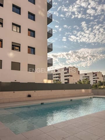 2 bedroom Apartment for rent in Terrassa with pool garage - € 1,550 (Ref: 9090869)