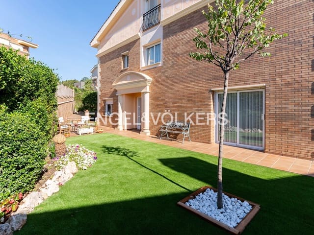 3 soverom Villa til leie i Sant Vicenç de Montalt med garasje - € 2 550 (Ref: 9090892)