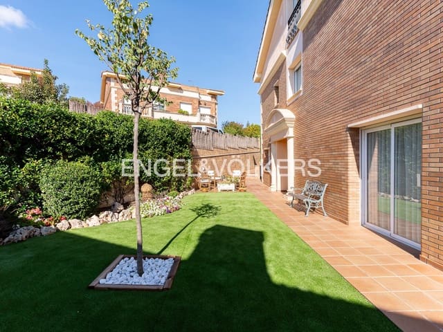 3 soverom Villa til leie i Sant Vicenç de Montalt med garasje - € 2 550 (Ref: 9090892)