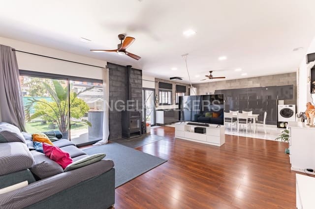 4 bedroom Villa for sale in Mollet del Vallès with garage - € 750,000 (Ref: 9090929)