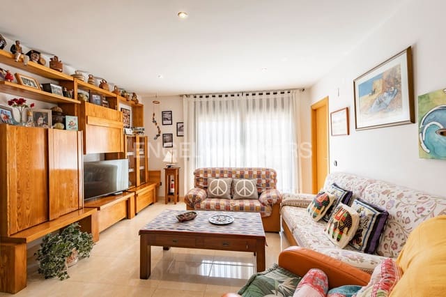 3 soveværelse Lejlighed til salg i Vilanova i la Geltrú - € 339.000 (Ref: 9090957)