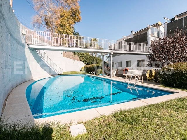 1 soveværelse Penthouse til leje i Sant Genís dels Agudells, Barcelona by med swimmingpool garage - € 1.800 (Ref: 9090997)