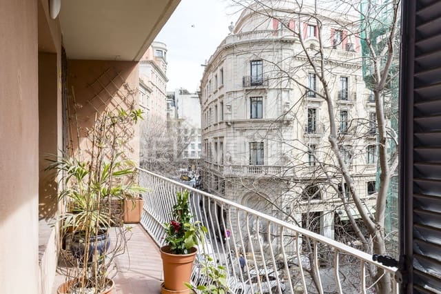 4 makuuhuone Huoneisto myytävänä paikassa El Raval, Barcelona kaupunki - 790 000 € (Ref: 9091001)