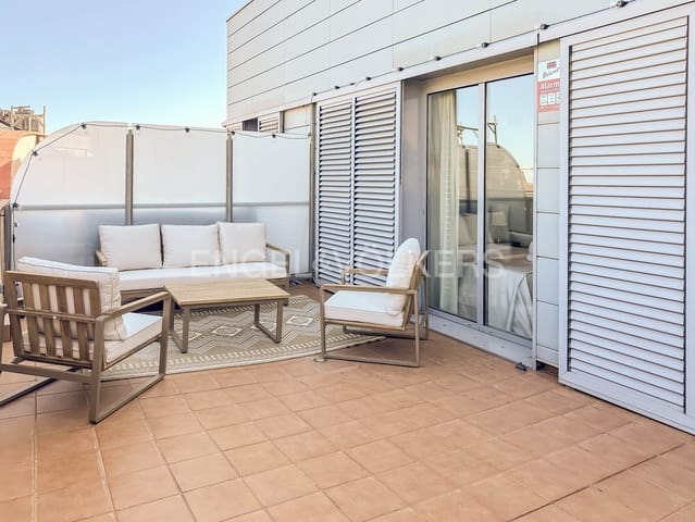 2 soveværelse Penthouse til leje i La Dreta de L'Eixample, Barcelona by - € 3.000 (Ref: 9091118)