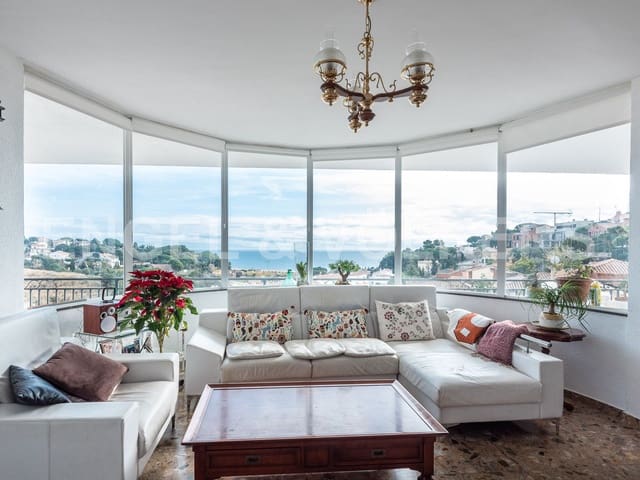 4 soveværelse Villa til salg i Arenys de Mar med swimmingpool garage - € 835.000 (Ref: 9091136)