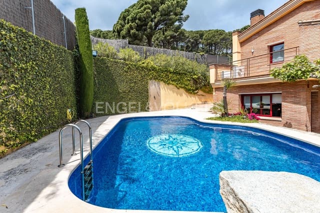 6 sovrum Villa till salu i Premià de Dalt med pool garage - 1 485 000 € (Ref: 9091138)