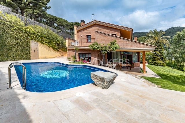 6 sovrum Villa till salu i Premià de Dalt med pool garage - 1 485 000 € (Ref: 9091138)
