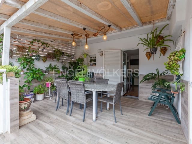 5 makuuhuone Huvila myytävänä paikassa Pineda de Mar mukana uima-altaan 
autotalli - 550 000 € (Ref: 9091149)