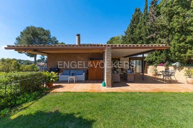 6 soveværelse Villa til salg i Bellaterra, Cerdanyola del Vallès med swimmingpool garage - € 1.390.000 (Ref: 9091162)
