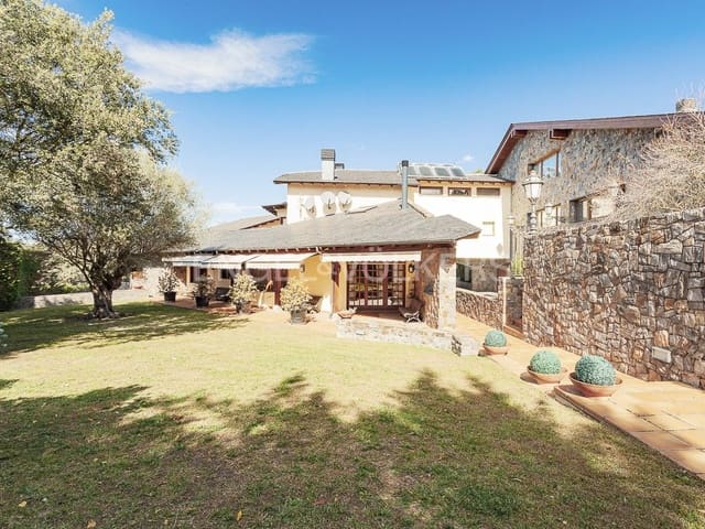 6 soveværelse Finca/Landehus til salg i Seva med swimmingpool garage - € 1.600.000 (Ref: 9091173)