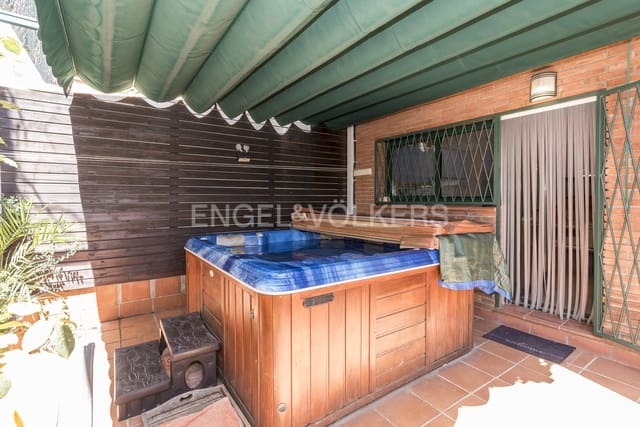 4 makuuhuone Huvila myytävänä paikassa Sant Pere de Ribes mukana 
autotalli - 650 000 € (Ref: 9091177)