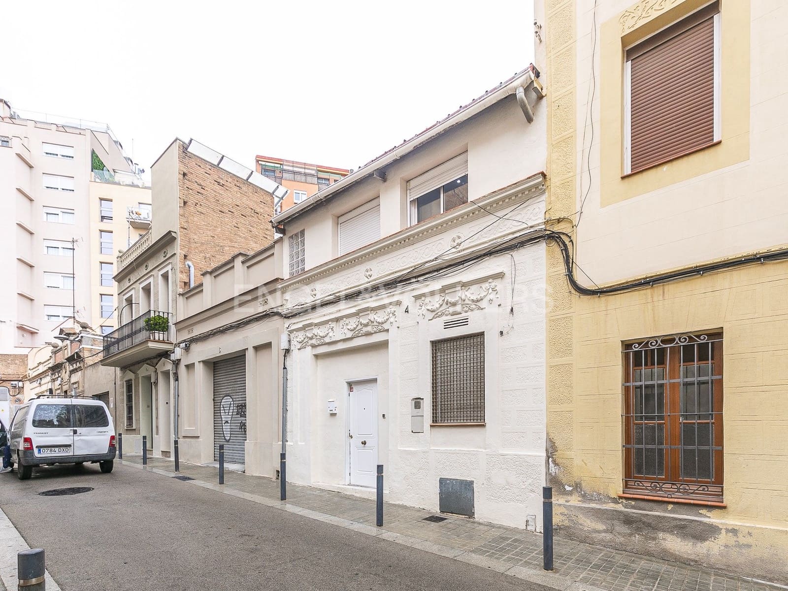 4 soveværelse Semi-Rækkehus til salg i Barcelona by - € 525.000 (Ref: 9091225)