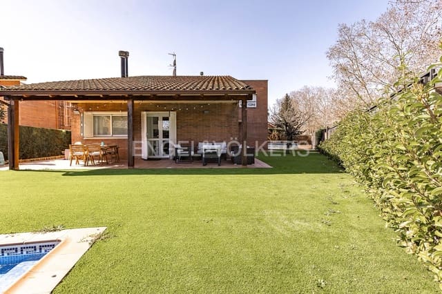 Chalet de 4 habitaciones en Sant Cugat del Vallès en venta con piscina garaje - 1.395.000 € (Ref: 9091228)