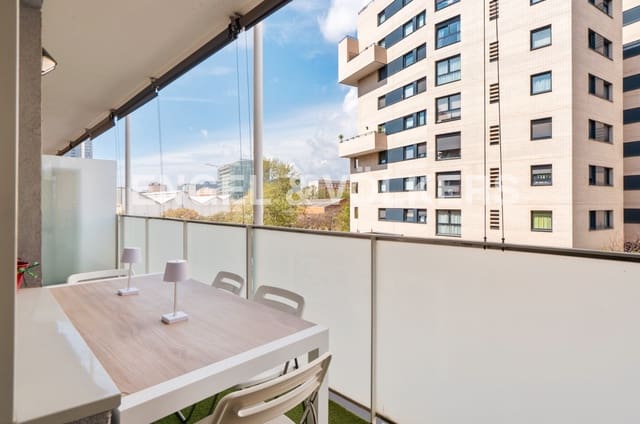 2 soveværelse Lejlighed til leje i Provençals del Poblenou, Barcelona by - € 2.300 (Ref: 9091259)