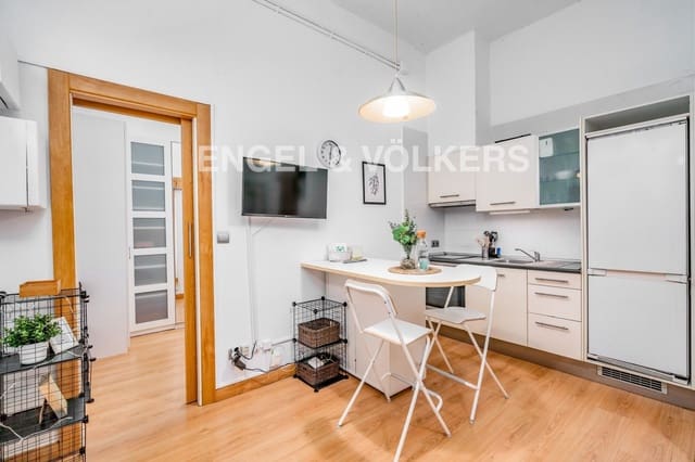 1 soveværelse Lejlighed til leje i El Poblenou, Barcelona by - € 1.450 (Ref: 9091261)