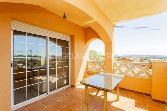 4 sypialnia Willa na sprzedaż w Sant Jaume dels Domenys z basenem garażem - 325 000 € (Ref: 9091305)