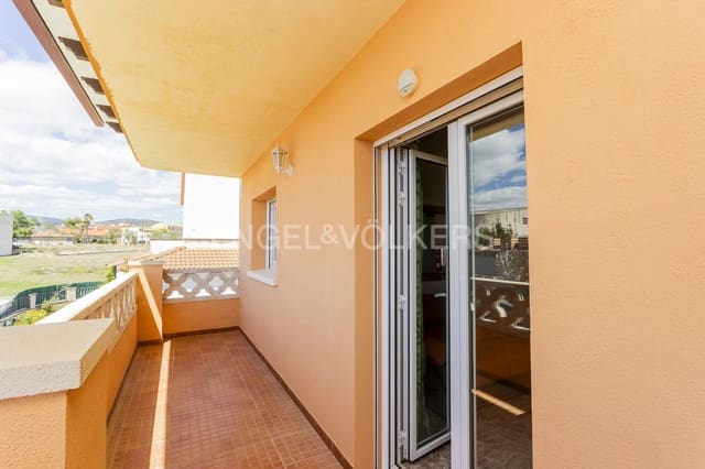 4 sypialnia Willa na sprzedaż w Sant Jaume dels Domenys z basenem garażem - 325 000 € (Ref: 9091305)