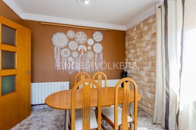 4 sypialnia Willa na sprzedaż w Sant Jaume dels Domenys z basenem garażem - 325 000 € (Ref: 9091305)