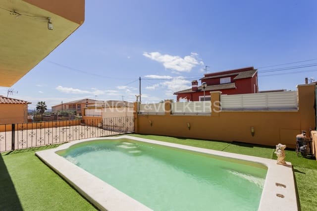 4 sypialnia Willa na sprzedaż w Sant Jaume dels Domenys z basenem garażem - 325 000 € (Ref: 9091305)