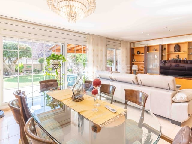 4 soveværelse Villa til salg i Sant Quirze del Vallès med garage - € 675.000 (Ref: 9091390)