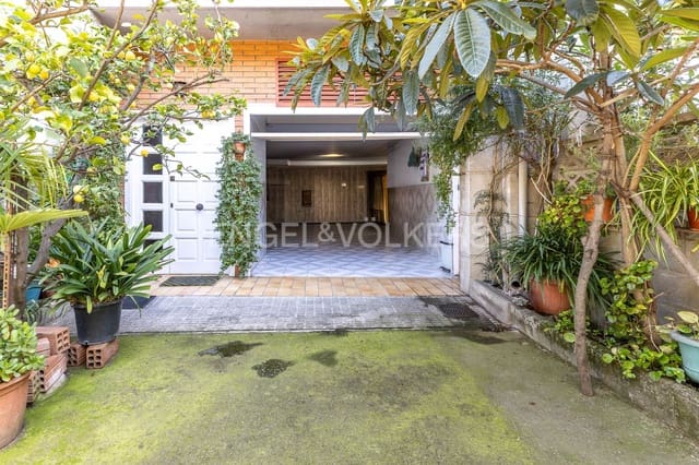 4 bedroom Townhouse for sale in Mollet del Vallès with garage - € 370,000 (Ref: 9091480)