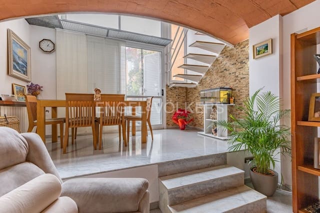 4 soveværelse Villa til salg i Sabadell med garage - € 595.000 (Ref: 9091492)
