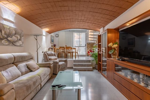 4 soveværelse Villa til salg i Sabadell med garage - € 595.000 (Ref: 9091492)