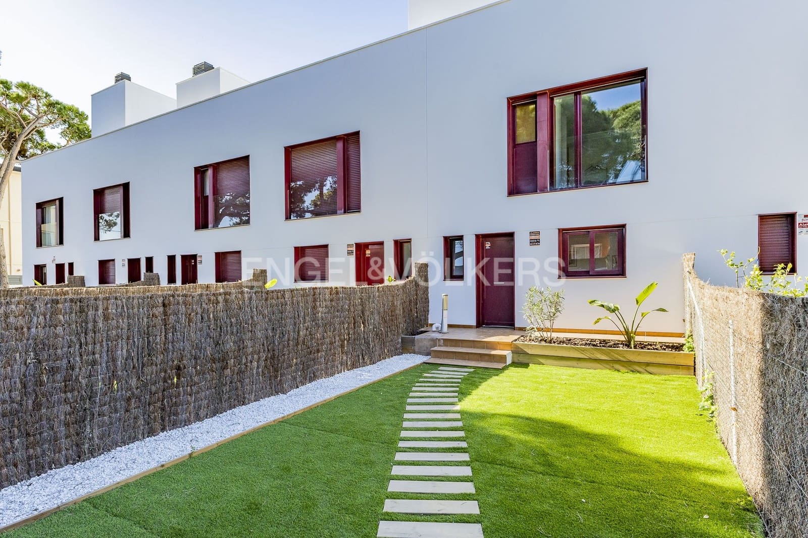 3 soveværelse Semi-Rækkehus til salg i Castelldefels med swimmingpool garage - € 940.000 (Ref: 9091501)