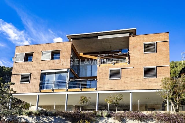 4 slaapkamer Villa te koop in Vallirana met garage - € 495.000 (Ref: 9091532)