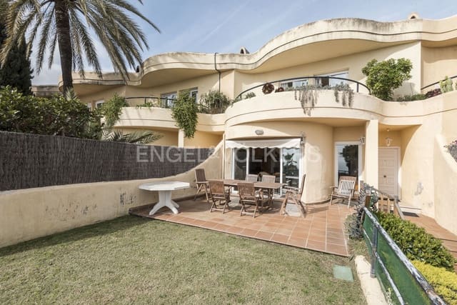 5 soveværelse Semi-Rækkehus til salg i Sitges med swimmingpool garage - € 920.000 (Ref: 9091536)