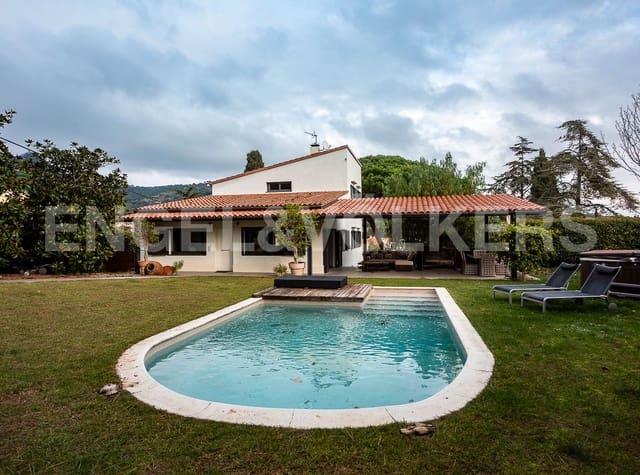 4 soveværelse Villa til salg i Cabrera de Mar med swimmingpool garage - € 925.000 (Ref: 9091589)