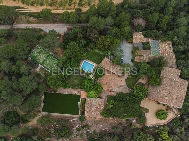 6 soveværelse Finca/Landehus til leje i El Bruc med swimmingpool garage - € 47.000 (Ref: 9091601)